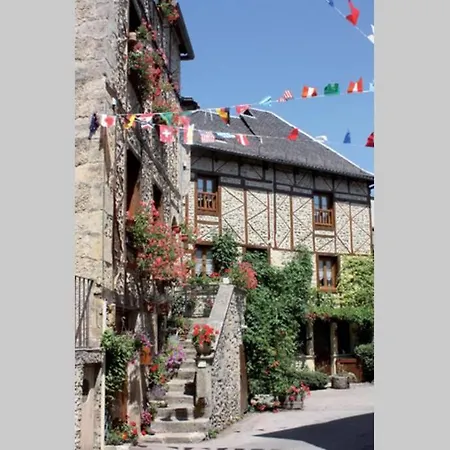 T3 Duplex Village Geolia Geniez D'olt Avec 2 Piscines Chauffée Casa vacanze *