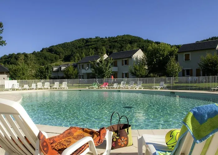 T3 La Savane Geniez D'olt 2 Piscines Chauffees Dans Charmante De