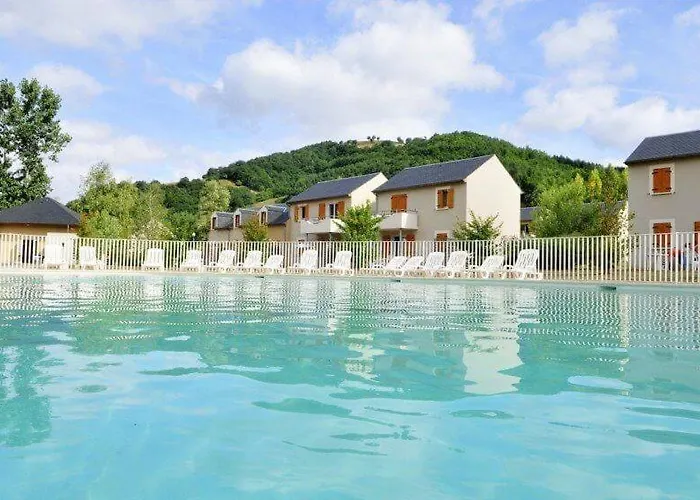 T3 La Savane Geniez D'olt 2 Piscines Chauffees Dans Charmante De