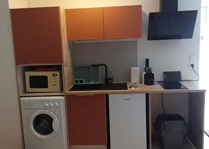 Feriehus T3 La Savane Geniez D'olt 2 Piscines Chauffees Dans Charmante De